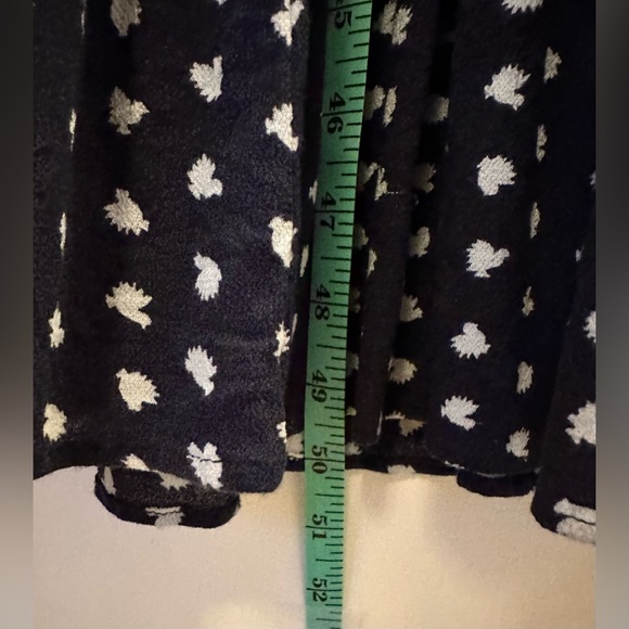 Ann Taylor LOFT Off the Shoulder Navy and White Flowy Dress - Picture 10 of 12